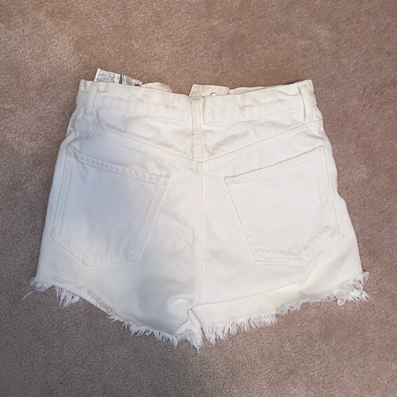 ZARA white denim high rise shorts - Picture 3 of 4